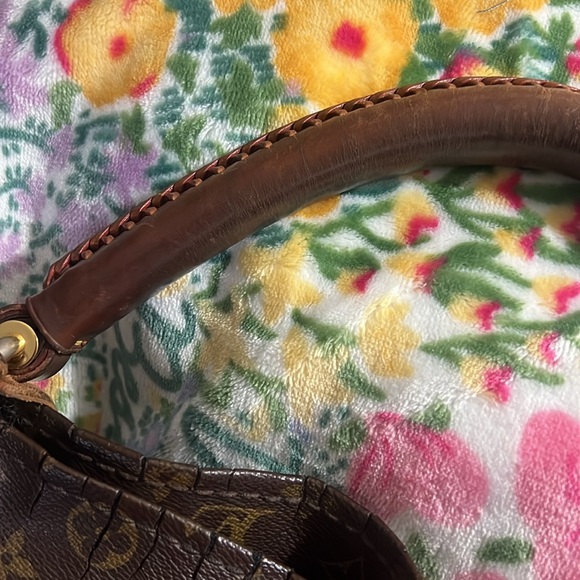 Authentic Louis Vuitton Artsy LV Monogram Brown Tan - Picture 8 of 16